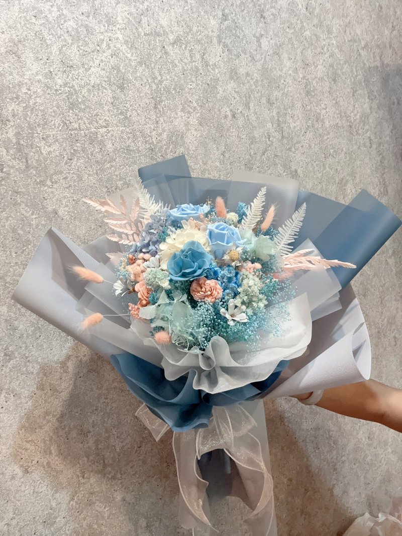 blue sky eternal flower rose bouquet - ช่อดอกไม้แห้ง - พืช/ดอกไม้ 