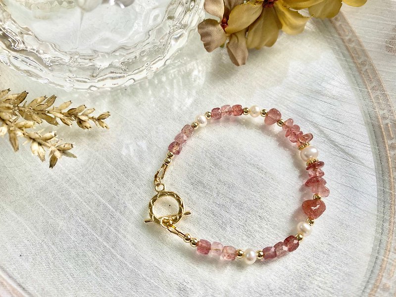 草莓晶跟淡水珍珠手鍊 草莓晶 淡水珍珠 OT扣手鍊 - 手鍊/手環 - 寶石 粉紅色