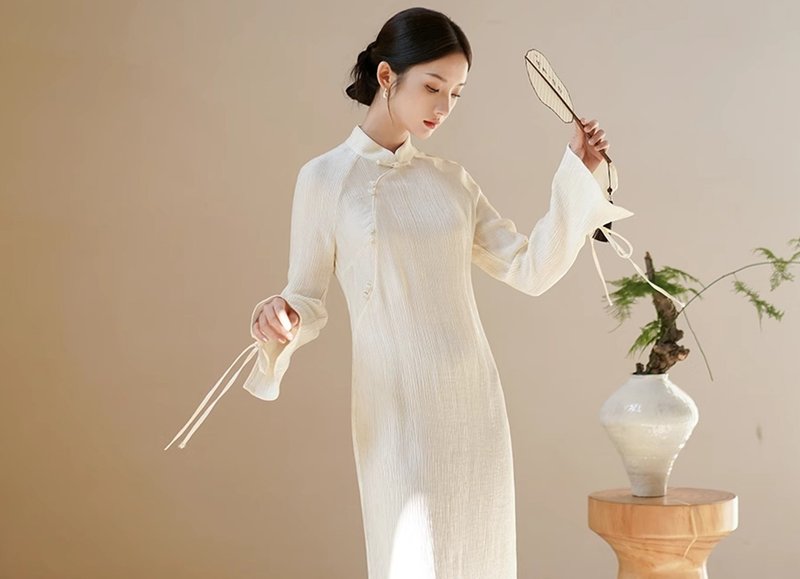 新中式中國風 復古立領肌理感茶服改良旗袍洋裝 - 洋裝/連身裙 - 絲．絹 白色