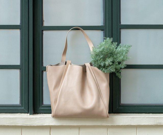 City shop chic tote