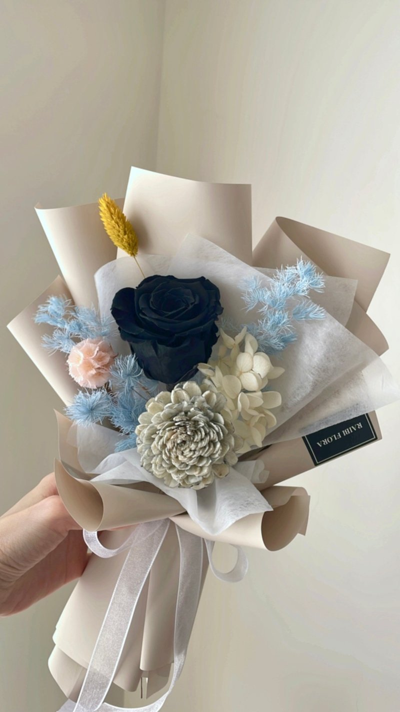 Special bouquet of everlasting black roses/birthday bouquet, graduation bouquet, Valentine’s Day dried flower bouquet - ช่อดอกไม้แห้ง - พืช/ดอกไม้ 