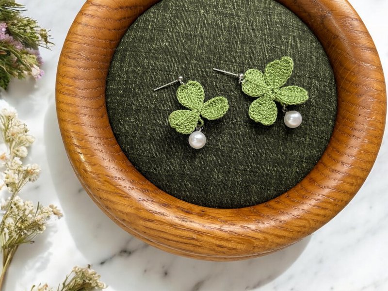 Hand crochet flower earrings. sorrel - Earrings & Clip-ons - Cotton & Hemp Green