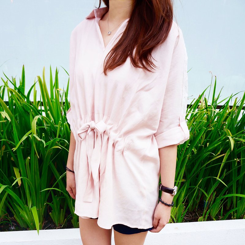 Pretty Strap Slim Long Bamboo Shirt / Light Pink - เสื้อเชิ้ตผู้หญิง - วัสดุอื่นๆ สึชมพู