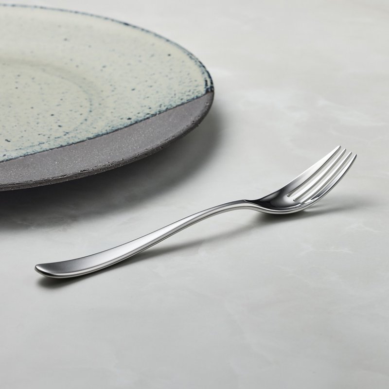 日本山崎金屬 - AQUATIQUE系列 - 霧面不鏽鋼叉 (179 mm) - 刀叉/湯匙/餐具組 - 其他金屬 銀色