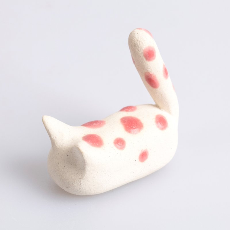 沒臉的貓系列—草莓斑點貓 - 裝飾/擺設  - 陶 白色