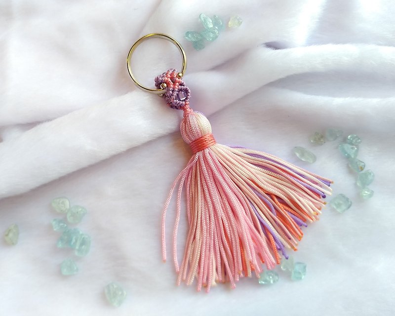 C011-手工編織串珠鑰匙圈 少女粉紅小流蘇 - 鑰匙圈/鎖匙扣 - 尼龍 粉紅色