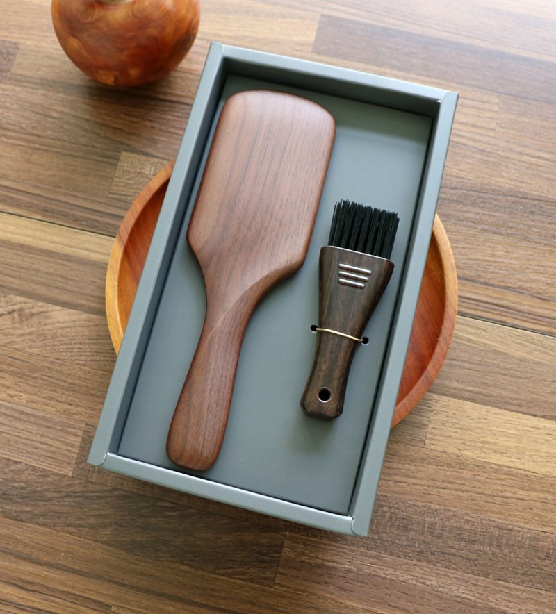 [Christmas Gift Box] Collection of far-infrared patented walnut gold comb gift box - Makeup Brushes - Wood 