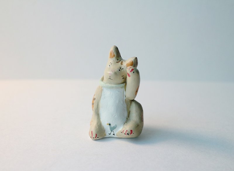 Yuji Hand Squeezed Cat / Lucky Cat - Items for Display - Clay 