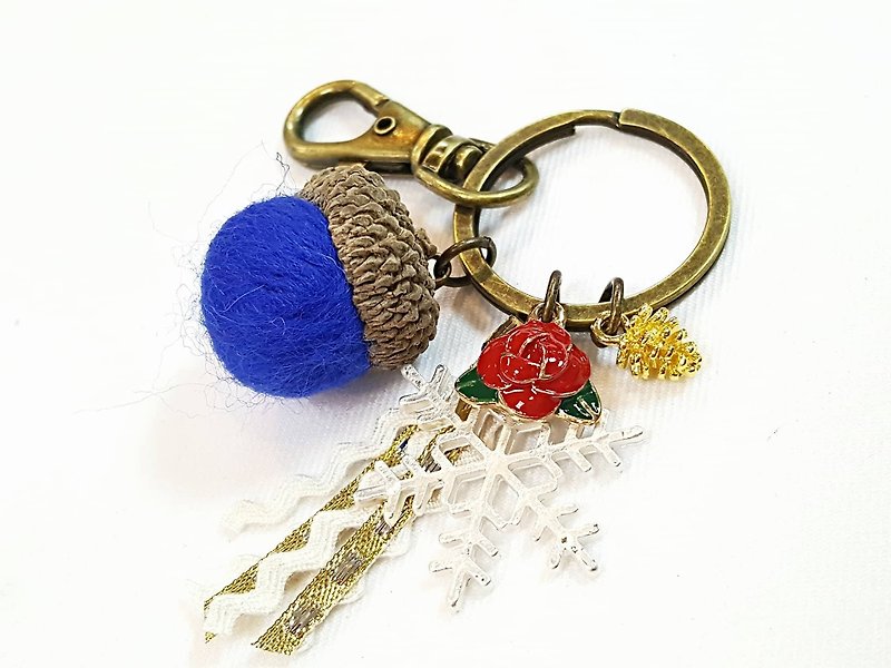 Paris*Le Bonheun. Forest of happiness. Beauty and the Beast. Wool felt acorns. Pine cone key ring charm. Christmas present - Keychains - Other Metals Blue