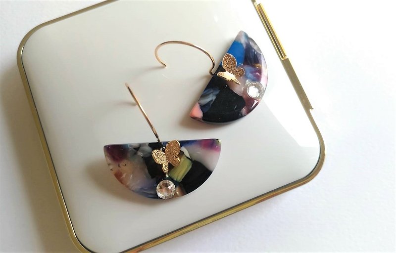 Tone Rock 2 Butterfly Earrings - ต่างหู - วัสดุอื่นๆ 