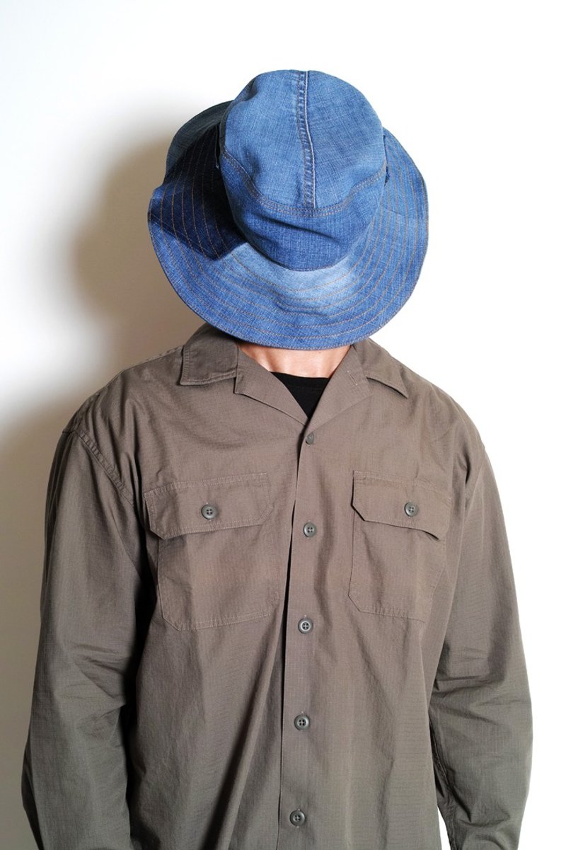 Back-to-school season RIVER-Handmade jeans transformed into denim canvas bucket hat - หมวก - ผ้าฝ้าย/ผ้าลินิน สีน้ำเงิน