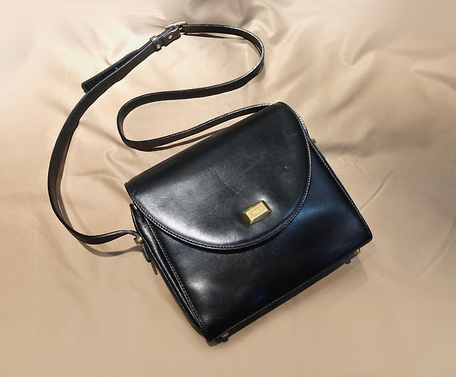 BALLY VINTAGE black leather hard shell bag antique bag Italian