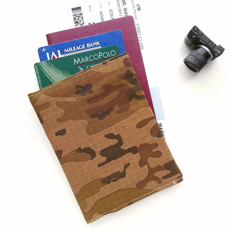 【In Stock】Passport Cover (Brown Camouflage) - ที่เก็บพาสปอร์ต - ผ้าฝ้าย/ผ้าลินิน สีนำ้ตาล