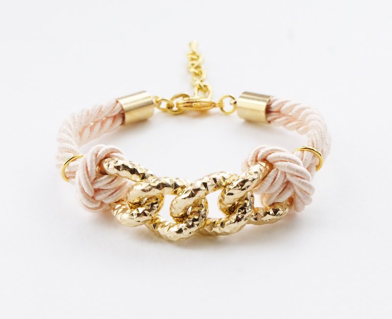 Gold chain & ivory cream cord bracelet - 手鍊/手鐲 - 其他材質 白色