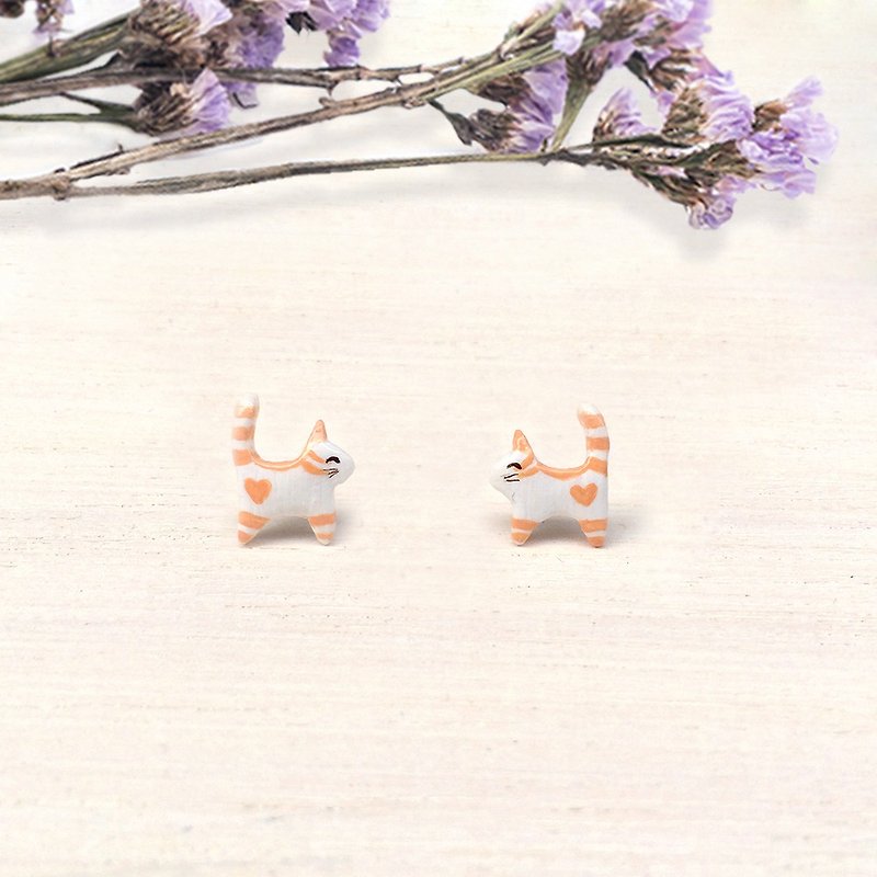 Tiny Orange Cat Earrings, Cat Stud Earrings, miniature cat, cat lover gifts - 耳環/耳夾 - 黏土 橘色