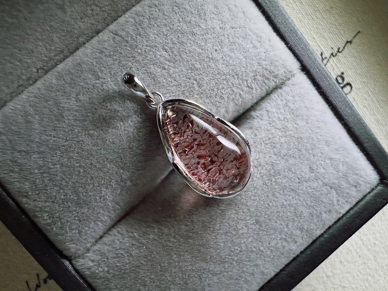 金草莓超七水晶吊墜-閃耀著宇宙裡的暖光與祝福 - 項鍊 - 水晶 