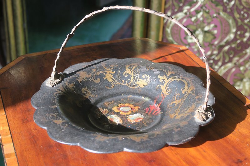 UK. Antique Victorian Paper Inlaid Shell Flower Tray - Items for Display - Paper Black