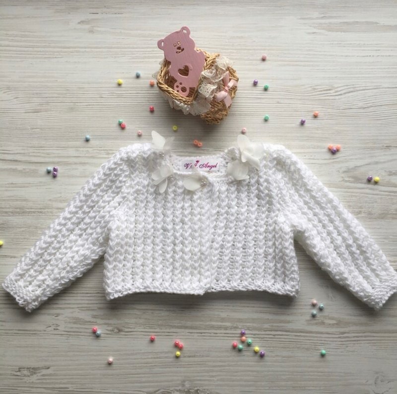 Hand knit white jacket with 3d flowers and pearls. Birthday jacket. - ชุดทั้งตัว - วัสดุอื่นๆ 