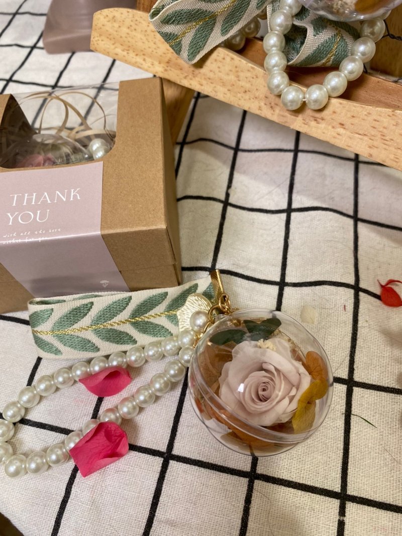 森系實驗室 永生花鑰匙圈 永生花吊飾 交換禮物 婚禮小物 - 鑰匙圈/鑰匙包 - 植物．花 