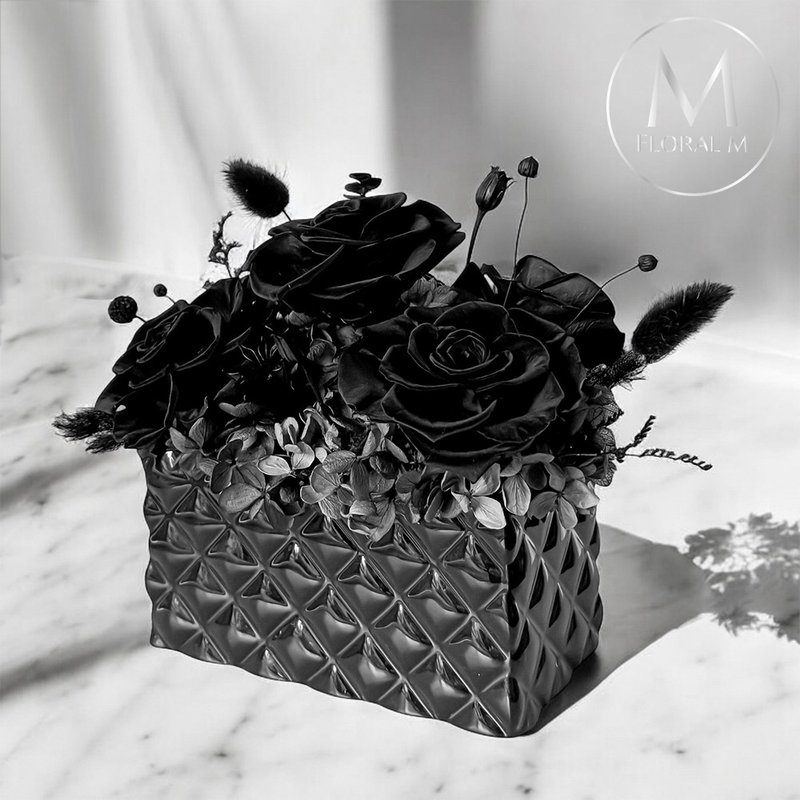 Dark Rose 暮光之城黑玫瑰永生花禮(贈送5ml香氛油) - 乾燥花/永生花 - 植物．花 綠色