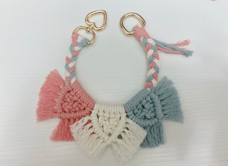 Hand-knitted bohemian scarf (with triangle style) - หมอน - ผ้าฝ้าย/ผ้าลินิน หลากหลายสี