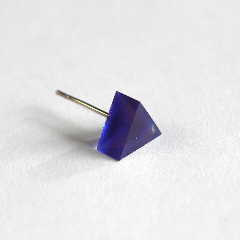 關於未來的回憶 / 樹脂耳環 - 單隻 / 三角形 藍紫色 透明 科幻 - 耳環/耳夾 - 樹脂 紫色