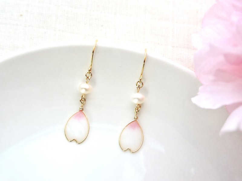 Sakura Petals and Freshwater Pearl Earrings / White Clip-On - Earrings & Clip-ons - Resin White