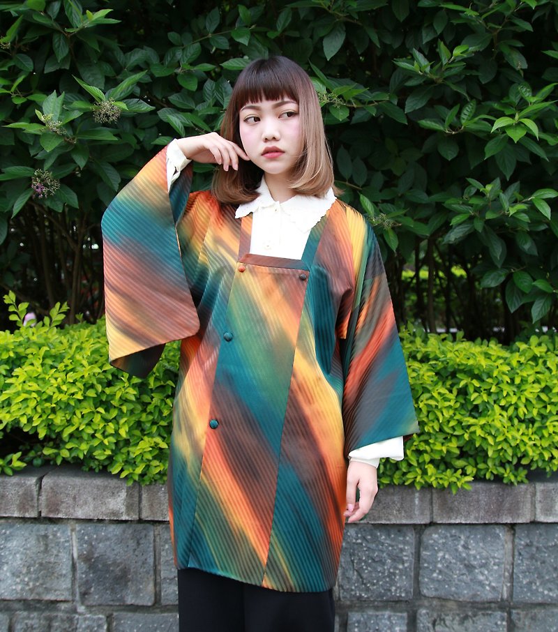 Back to Green::日本帶回 極光絢爛 vintage kimono (KBI-55) - 外套/大衣 - 絲．絹 多色