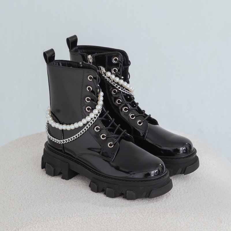 【I called Love】Rococo Variation丨Patent leather 4way chain pearl platform boots - รองเท้าบูทสั้นผู้หญิง - วัสดุกันนำ้ สีดำ