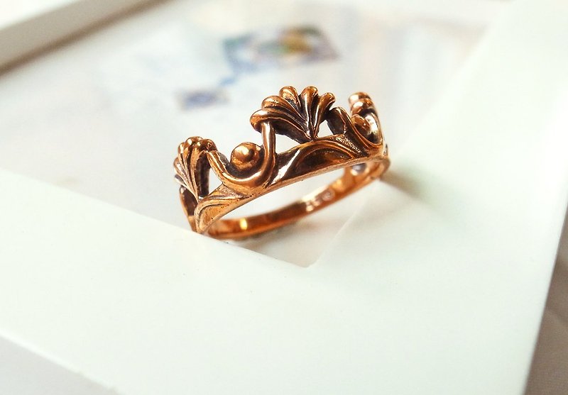 Fern leaf relief crown rose bronze ring anti-allergy copper decoration - แหวนทั่วไป - โลหะ สีนำ้ตาล