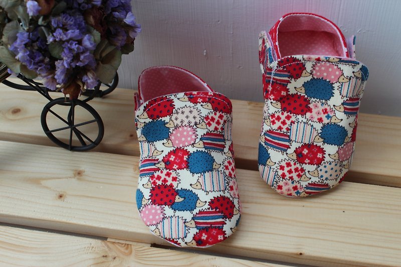 Small hedgehog - red baby shoes toddler shoes - รองเท้าเด็ก - วัสดุอื่นๆ หลากหลายสี