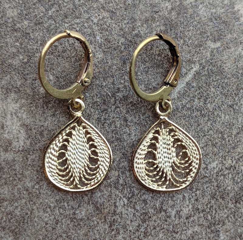 Vintage Brass Leaf Pendant Earrings - ต่างหู - โลหะ 