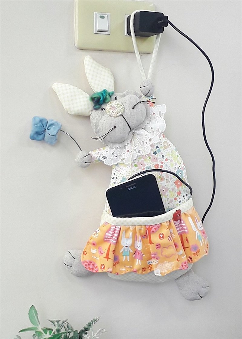 Healing ornaments / naughty rabbit mobile phone charging bag / hanging grocery storage bag - กล่องเก็บของ - ผ้าฝ้าย/ผ้าลินิน หลากหลายสี