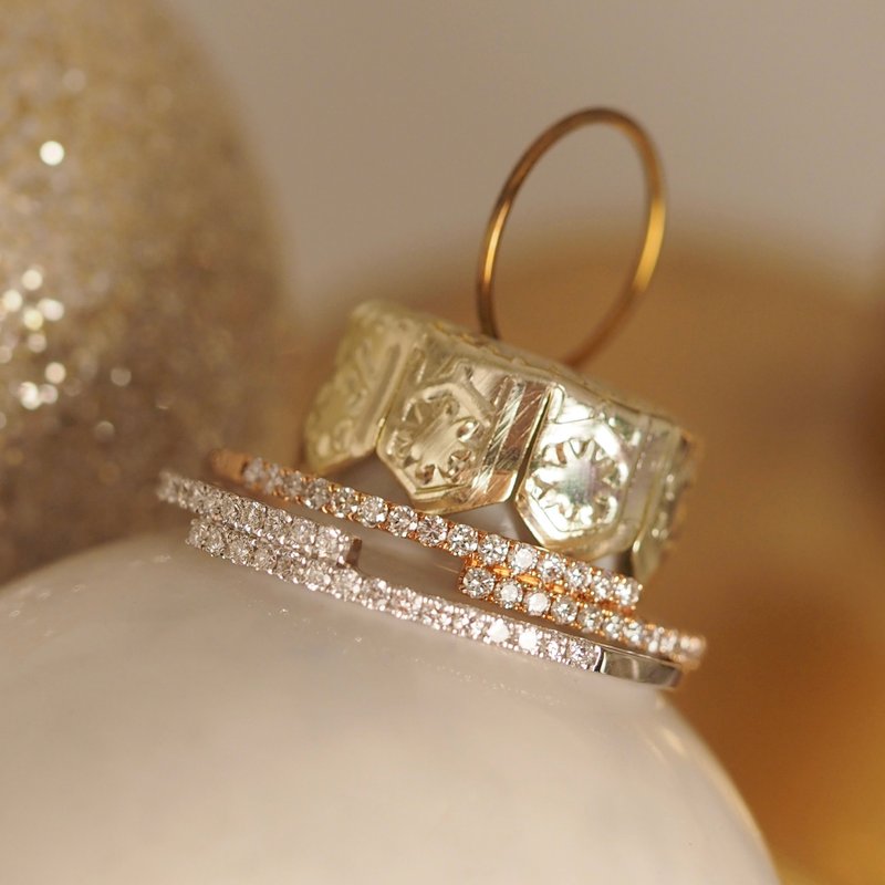 18K Gold Diamond Connected Band Ring - แหวนทั่วไป - เครื่องประดับ 