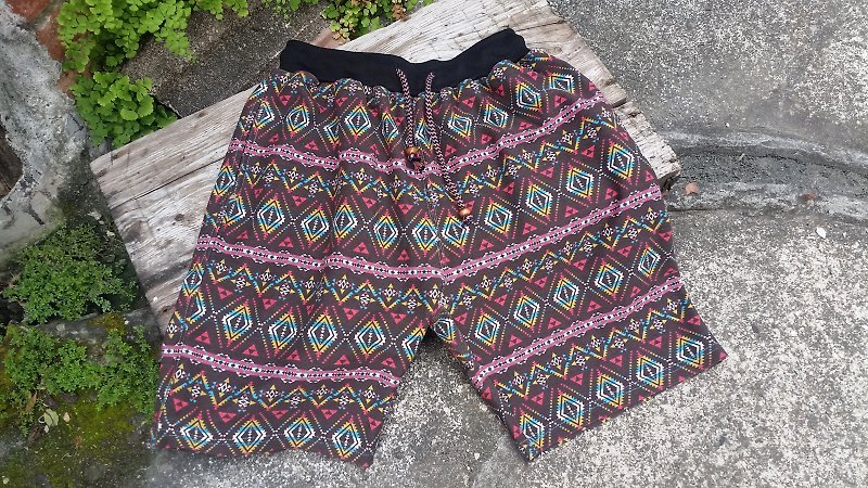 AMIN'S SHINY WORLD national totem rainbow selection of Nordic terry shorts dichroism - Men's Pants - Cotton & Hemp Multicolor