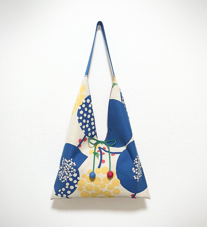 日式粽形側背包/大尺寸/大藍圓/紅點 - 側背包/斜孭袋 - 棉．麻 藍色