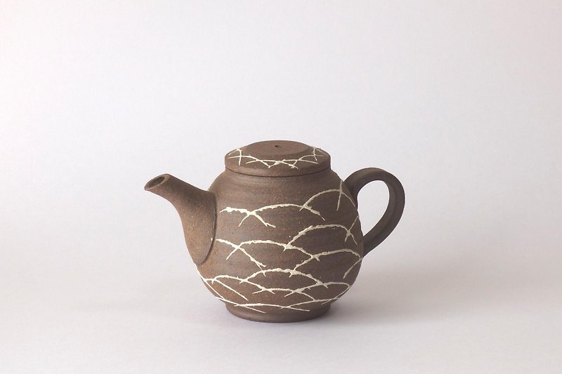 Pottery (baked cut-in crest) - Teapots & Teacups - Pottery 