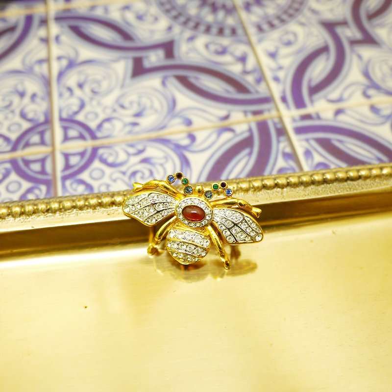 Vintage Vintage Insect Charming Gems Brooch - เข็มกลัด - เครื่องเพชรพลอย สีแดง