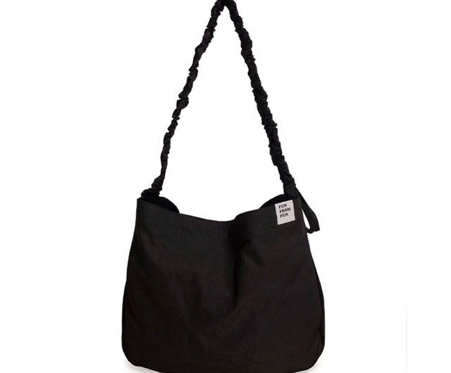 おしゃれ人気 BAG FEKETE TOTE 6月中旬抵台FEKETE SIDE SHIRRING 紅·黑