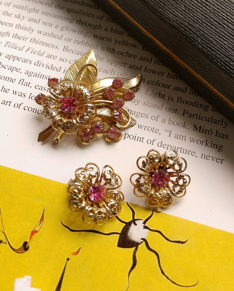 Western antique ornaments. Pink Rhine Flower Leaf Detailed Pin + Clip Earring Set - Earrings & Clip-ons - Other Metals Pink