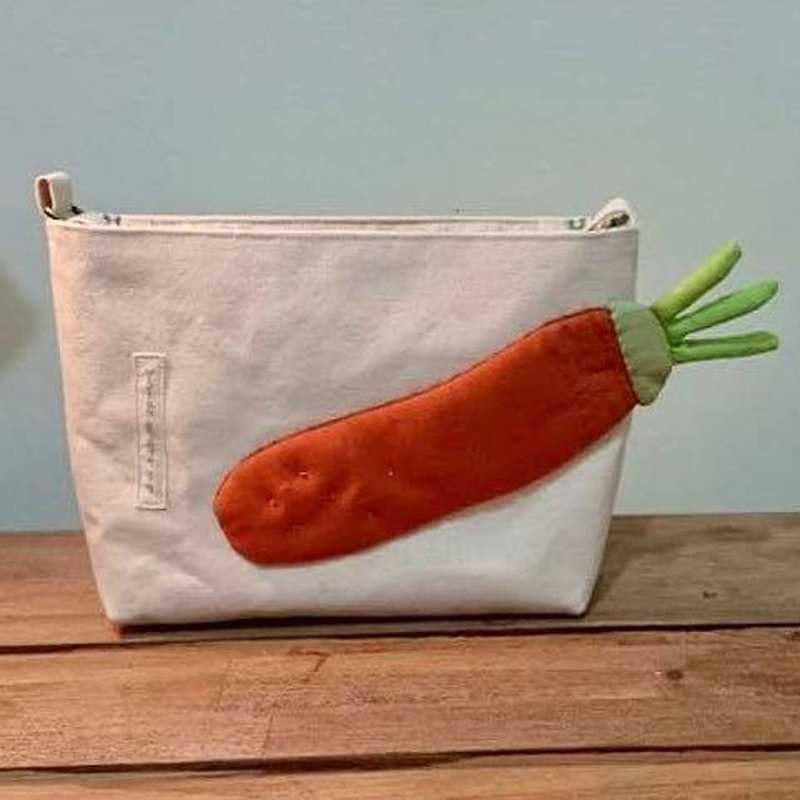 Carrot Crossbody Bag - กระเป๋าแมสเซนเจอร์ - ผ้าฝ้าย/ผ้าลินิน สีส้ม