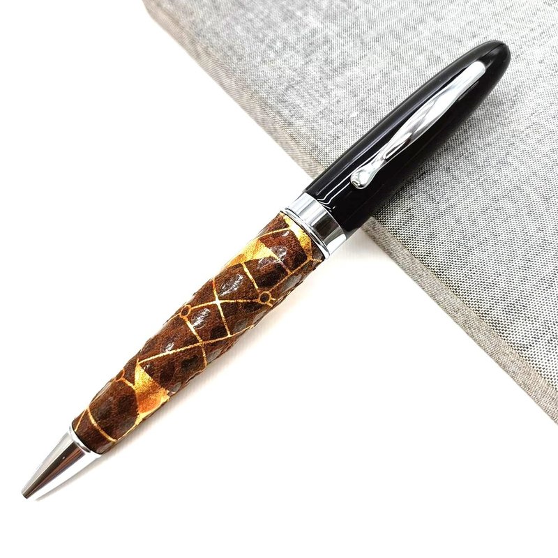 Cloth pen gold Brown cloth ball pen rotating refill with pen box Parker type refill designed and manufactured in Taiwan - Ballpoint & Gel Pens - Other Materials 