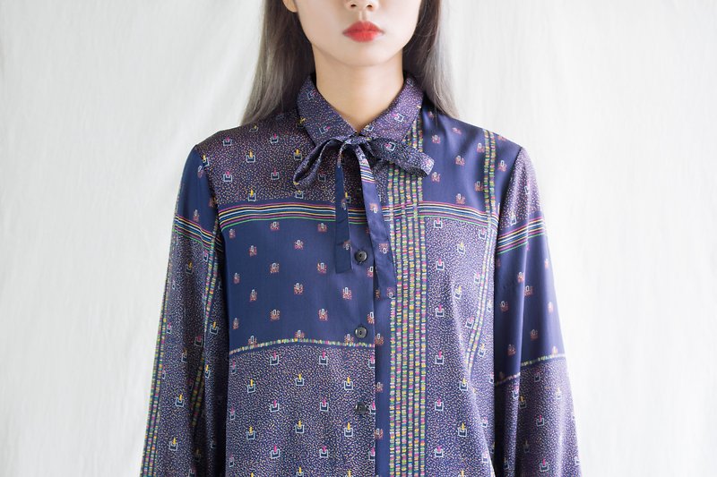 Dark blue cut color point tie old-fashioned long-sleeved shirt - Women's Shirts - Polyester Blue