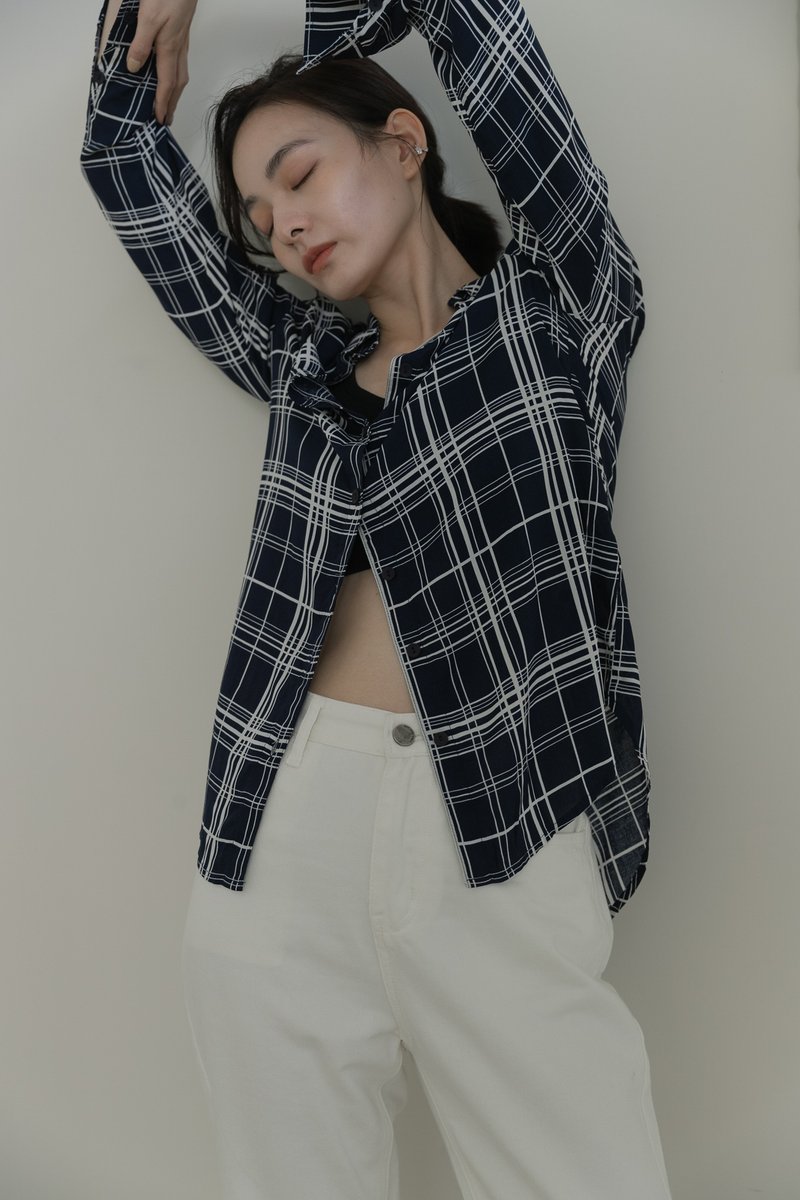 [Brand original] Bella soft rayon casual plaid beautiful dark blue - Women's Tops - Other Man-Made Fibers Blue