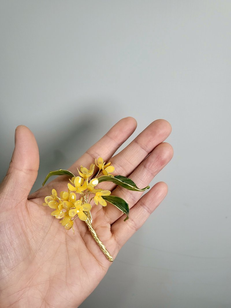 Osmanthus brooch - Dipping Art Flower - Brooches - Resin 