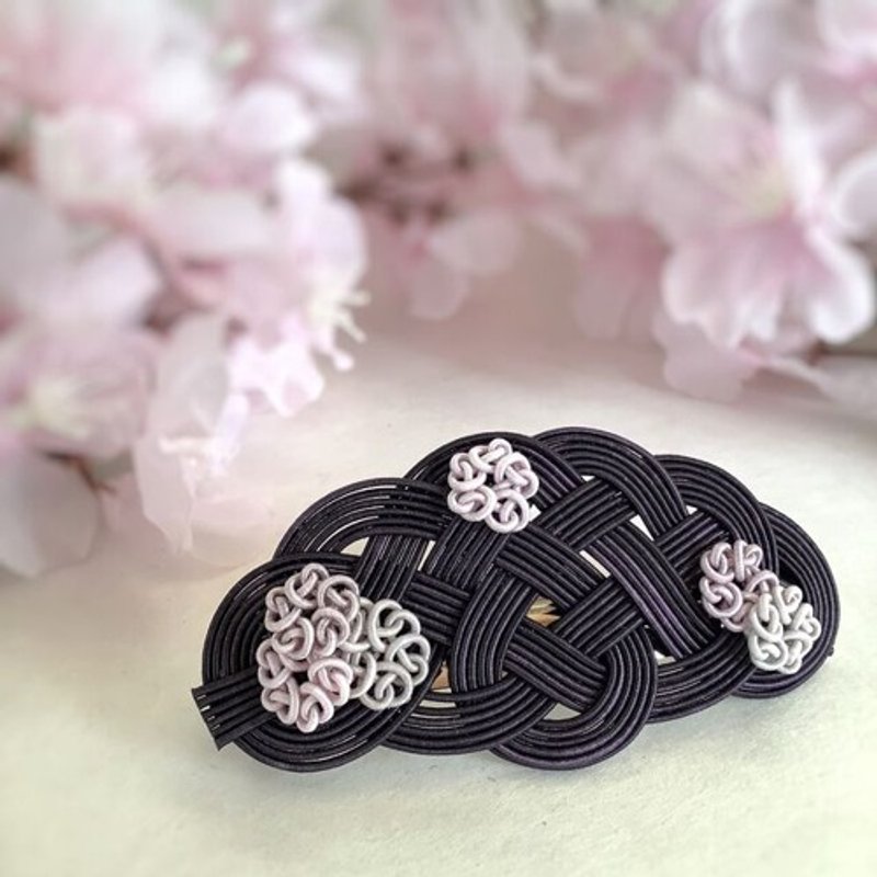 バレッタ【夜桜】オリジナル染色　水引製　桜　和風　墨染 - 髮夾/髮圈 - 其他材質 黑色