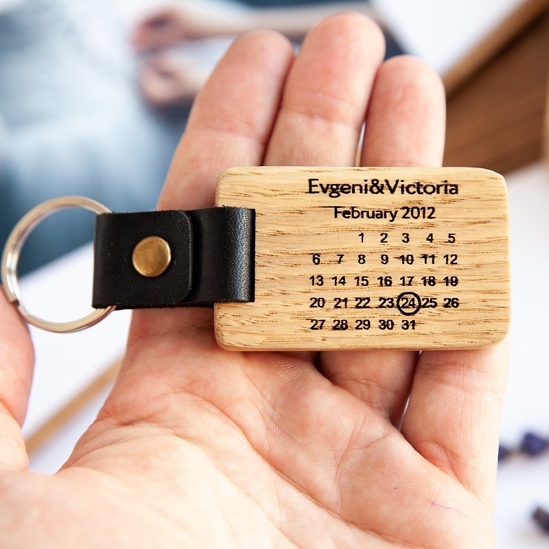 Wooden custom calendar keychain  5th 1 year anniversary gift for husband or wife - ที่ห้อยกุญแจ - ไม้ 