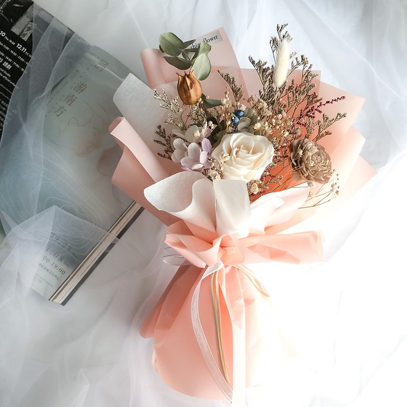 Pearl White Rose Everlasting Dried Bouquet Graduation Bouquet Graduation Gift Teacher Graduation Gift - ช่อดอกไม้แห้ง - พืช/ดอกไม้ 