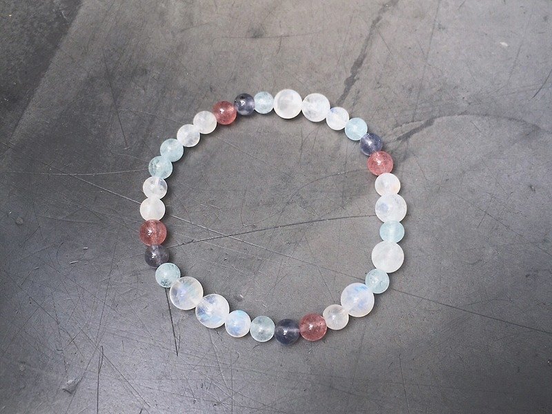 (Ofelia.) Natural Moonstone x Strawberry Crystal x Sea Sapphire Bracelet (J86.Irene) Crystal - สร้อยข้อมือ - เครื่องเพชรพลอย ขาว