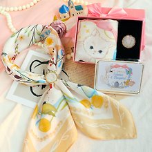 [Mother&#39;s Day Gift Box] Cat Silk Scarf + Pure Copper Gold-Plated Cat Three-ring Silk Scarf Buckle Premium Gift Box Set